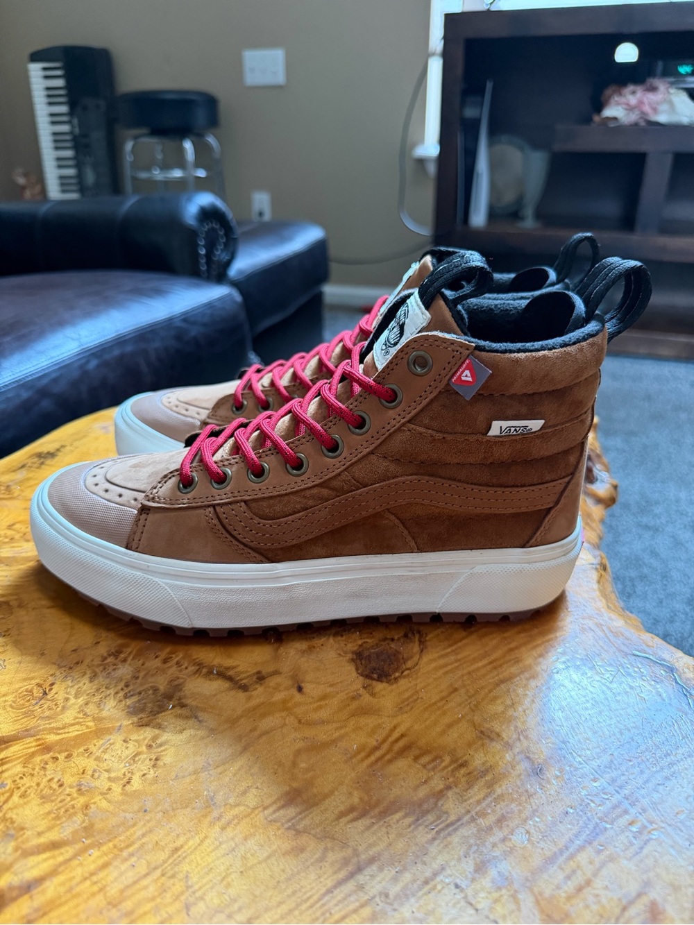 Vans Sk8-Hi MTE-2 Boot Chipmunk Marshmallow Suede Men's 6.5 Women's 8 Waterproof